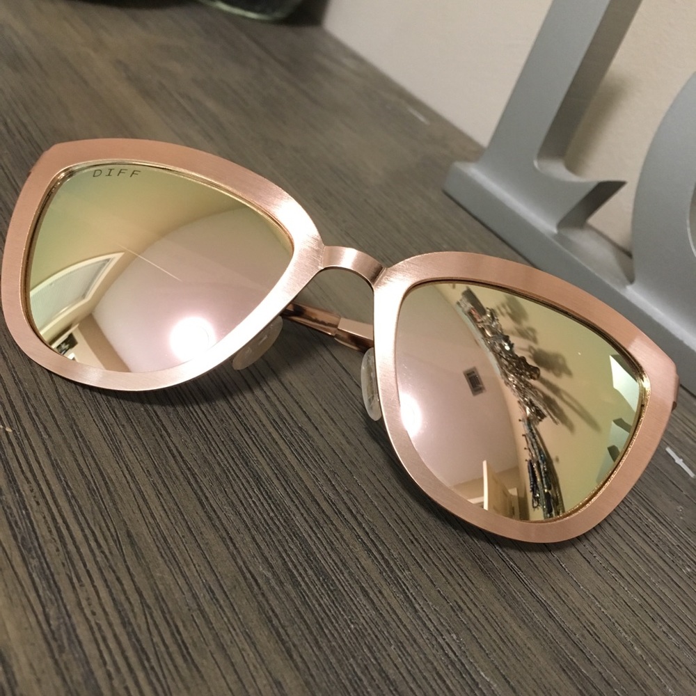 Brand New Rose Gold Diff Sunglasses